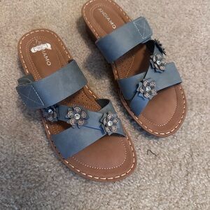 Andiamo Women's Blue Floral Sandals